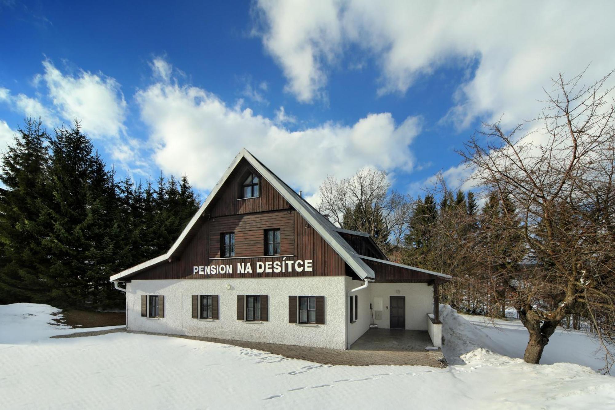 Chalupa Na Desitce Strážné Exteriör bild